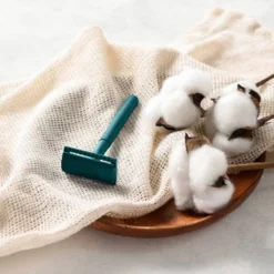 Unisex Safety Razor: Plastic Free -Homeware Sale Store UnisexSafetyRazor PlasticFree Teallifestyle